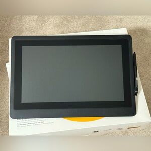Wacom Cintiq 16” Creative Pen Display